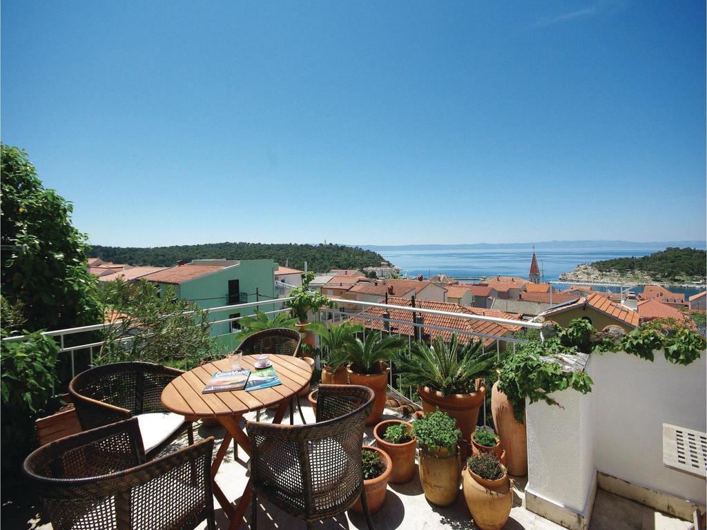 2 Bedroom Cozy Apartment In Makarska Exterior photo